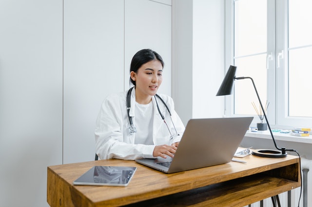 Outsourced Virtual Assistants in Healthcare, Outsourced Virtual Assistants in Healthcare: How Are They Changing the Industry?